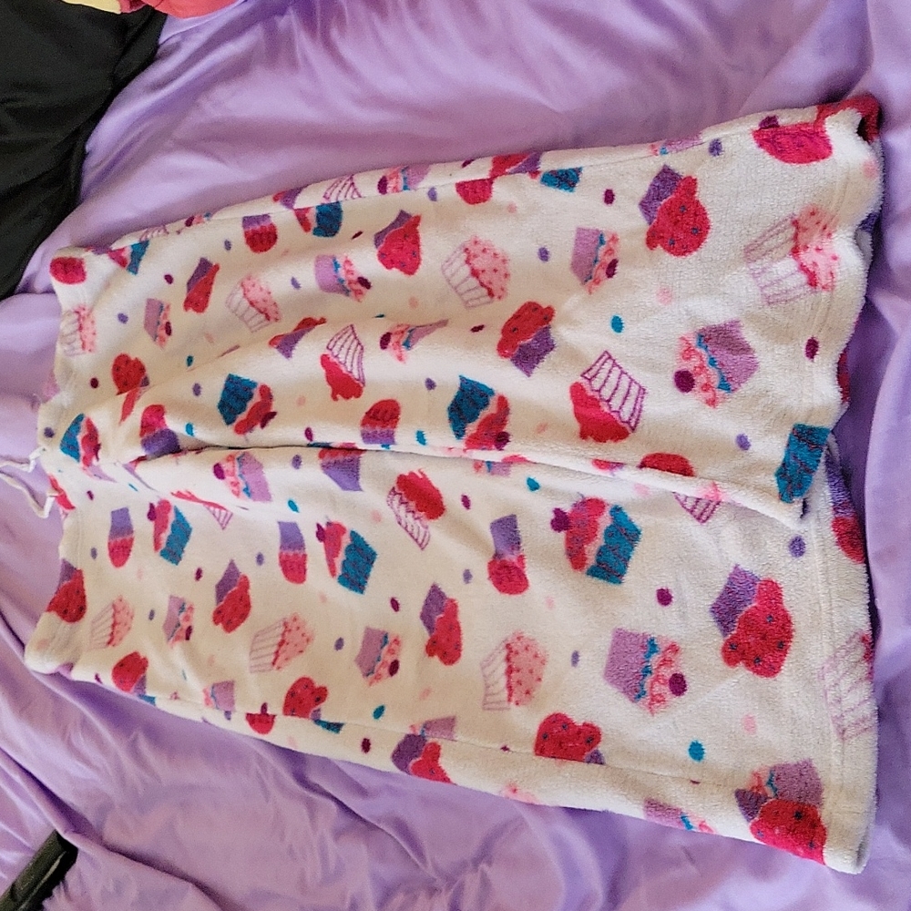 Pj bottoms with cupcakes 🧁